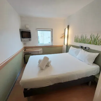 Ibis Budget Cardiff Centre Rooms Photos