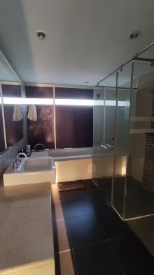 Quest Hotel Darmo Surabaya Kamar Photos