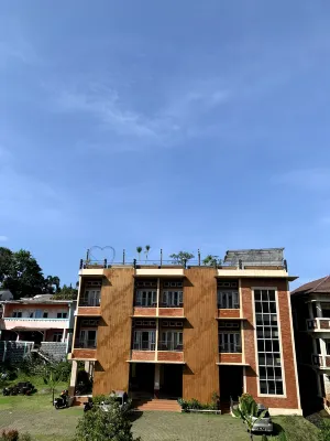 Urbanview Hotel Syariah Insani Cisarua Puncak Eksterior Photos