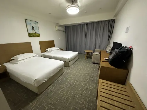 Nalagi Hotel Rooms Photos