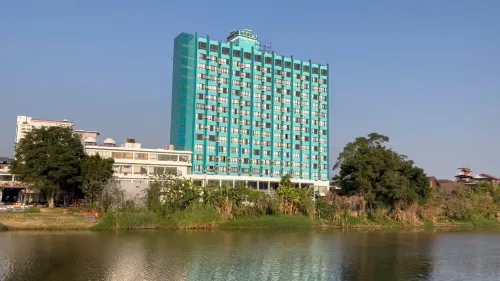 Diamond River Ping Petch-Ngam Hotel Außen Photos
