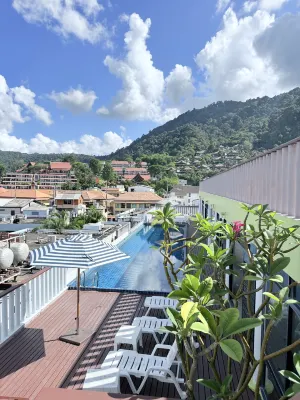 7Q Patong Beach Hotel À proximité de l'hôtel Photos