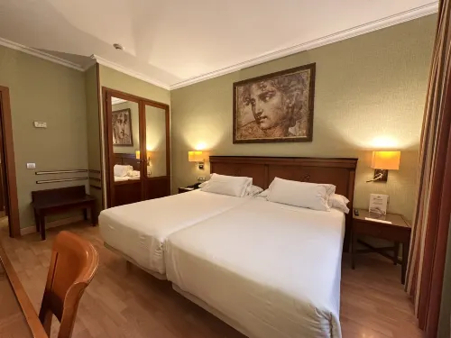 Hotel Bécquer Rooms Photos
