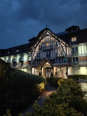 Renaissance Paris Hippodrome de St. Cloud Hotel Extérieur Photos