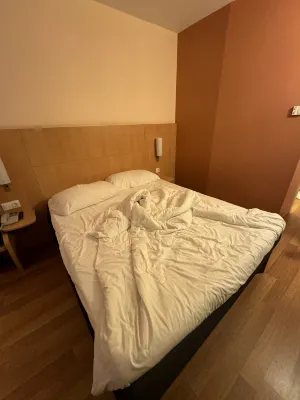 Ibis Barcelona Centro (Sagrada Familia) Rooms Photos