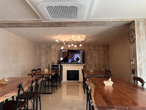 Uneed Hotel Photos