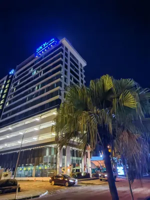 Sky Hotel Extérieur Photos