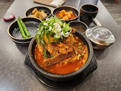 호텔 뉴브 식사 Photos