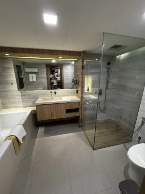 Phuket Graceland Resort and Spa Rooms Photos