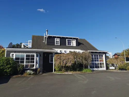 Cottage Mews Motel Exterior Photos