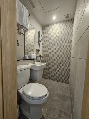 Kenny Stay Jeju Seogwipo Kamar Photos
