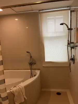 Sabai Sathorn Service Apartment Kamar Photos