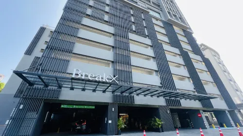 BreakX Hotel Penang Eksterior Photos