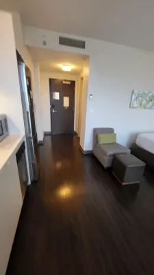 Element Vancouver Metrotown Rooms Photos