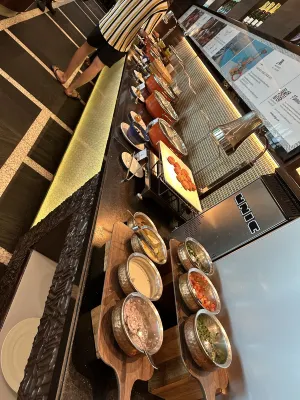 Marriott Hotel Al Jaddaf, Dubai Питание Photos