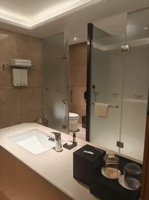 Oriental Fenghuang Hotel (Zhongshan Dengdu Ancient Town Huayi Square) Rooms Photos