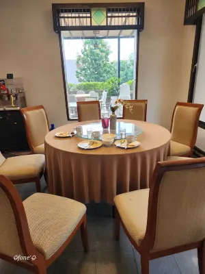 Songphanburi Hotel Mahlzeiten Photos