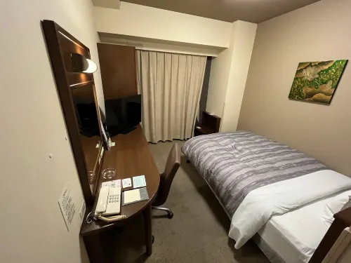 Hotel Route-Inn Hirosaki Joto Zimmer Photos