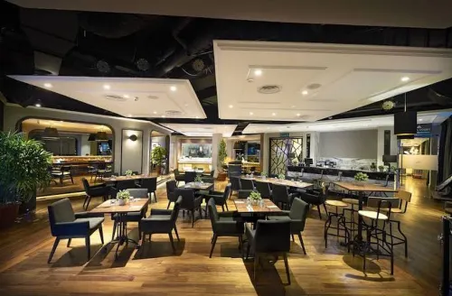 Kingwood Boutique Hotel Restauration Photos