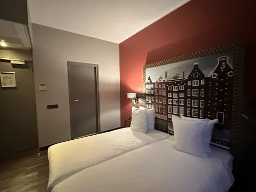 Leonardo Hotel Amsterdam City Center Zimmer Photos