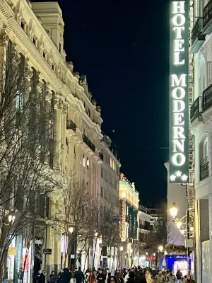 Hotel Moderno Puerta del Sol À proximité de l'hôtel Photos
