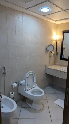 Sheraton Khalidiya Hotel Номера Photos