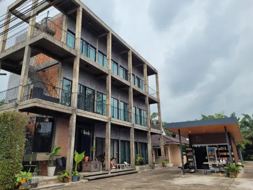 88 Fine Hotel @ Suratthani Airport Außen Photos