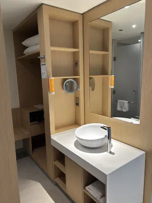 Premier Inn Dubai Ibn Battuta Mall Camere Photos