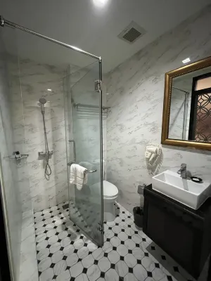 Khaosan Palace Hotel Rooms Photos