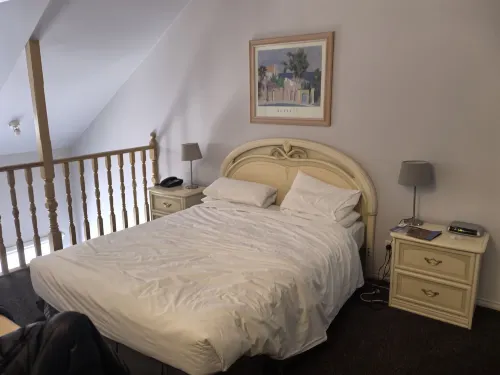 Best Western Plus the Tudor-Box Hill Rooms Photos