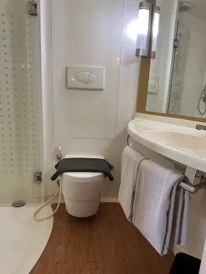 Ibis Surabaya City Center Kamar Photos
