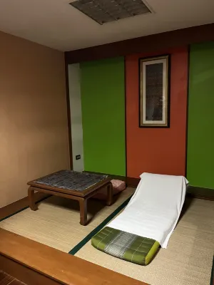 B.S. Court Hotel Sathorn Rooms Photos