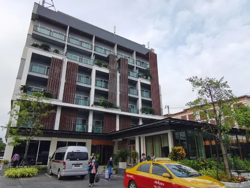 V Hotel Ubon Ratchathani Extérieur Photos