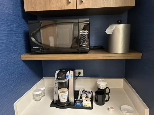 Holiday Inn Express Vancouver Airport-Richmond Rooms Photos