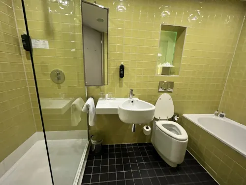 Clayton Hotel Chiswick Camere Photos