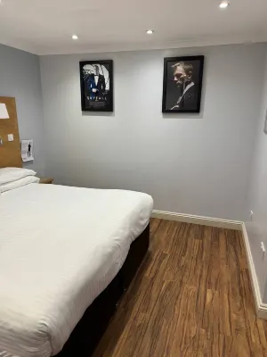 Hotel Celebrity Bournemouth East Cliff by Villare Hotels Rooms Photos