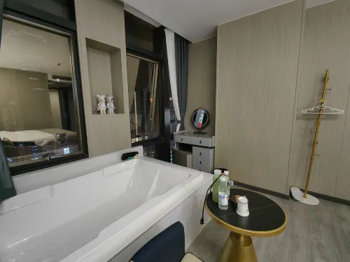 FF Hotel (Chongqing Jiefangbei Bayi Road Branch) Kamar Photos