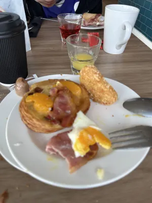 Holiday Inn London - Luton Airport Restauration Photos
