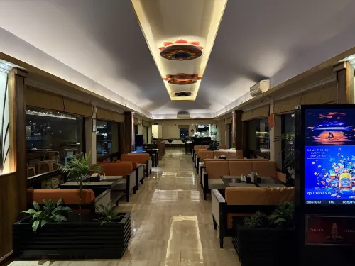 Hotel Sarowar Dining Photos