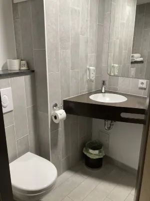 B&B HOTEL Baden-Airpark Zimmer Photos