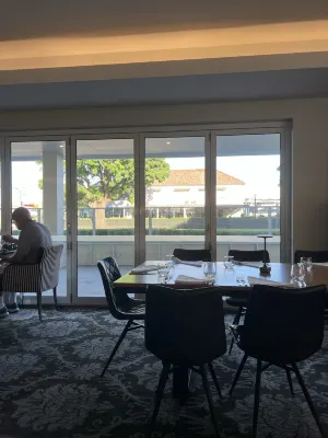 International Hotel Wagga Wagga Photos