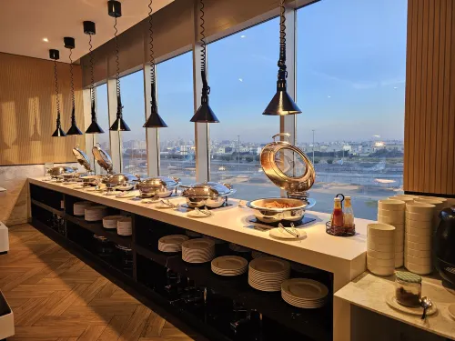 Premier Inn Dubai Dragon Mart Restauration Photos