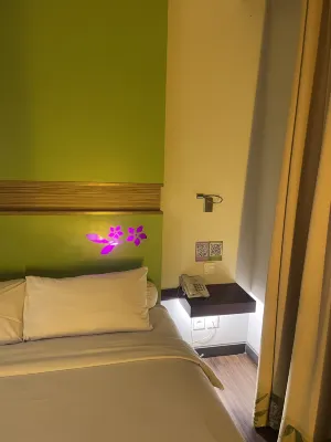 Ibis Styles Bali Denpasar Kamar Photos