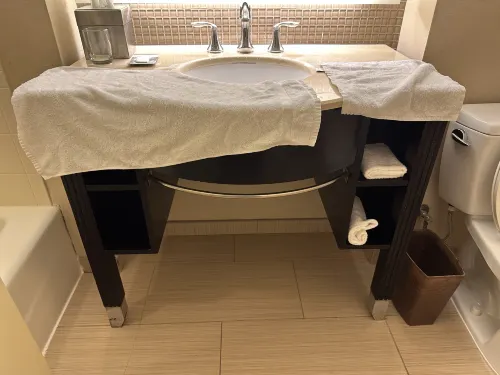 DoubleTree by Hilton Dulles Airport - Sterling Rooms Photos