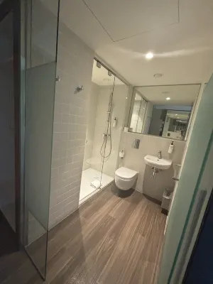 EasyHotel Barcelona Fira Chambres Photos