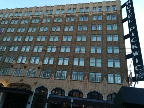 The Pickwick Hotel Esterni Photos
