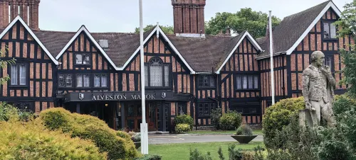 Macdonald Alveston Manor Hotel Esterni Photos