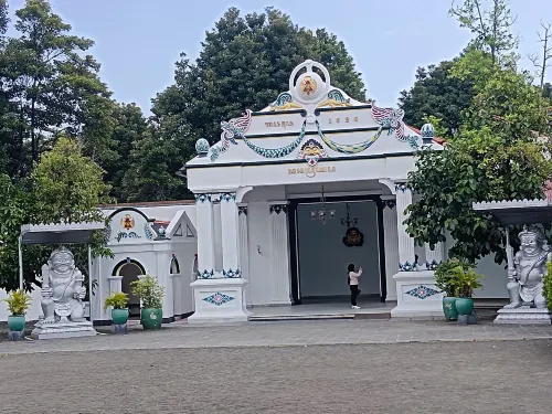Ndalem Diajeng Homestay Dekat Hotel Photos
