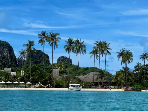 SAii Phi Phi Island Village Photos