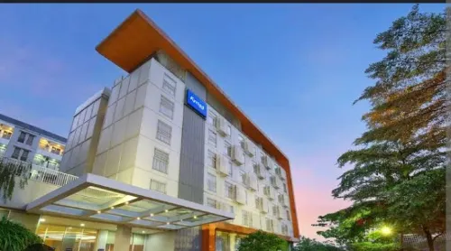 Kyriad Hotel Airport Jakarta Außen Photos